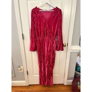 A New Day Bright Pink Crushed Velvet Bell Sleeve Jumpsuit Sz M EUC